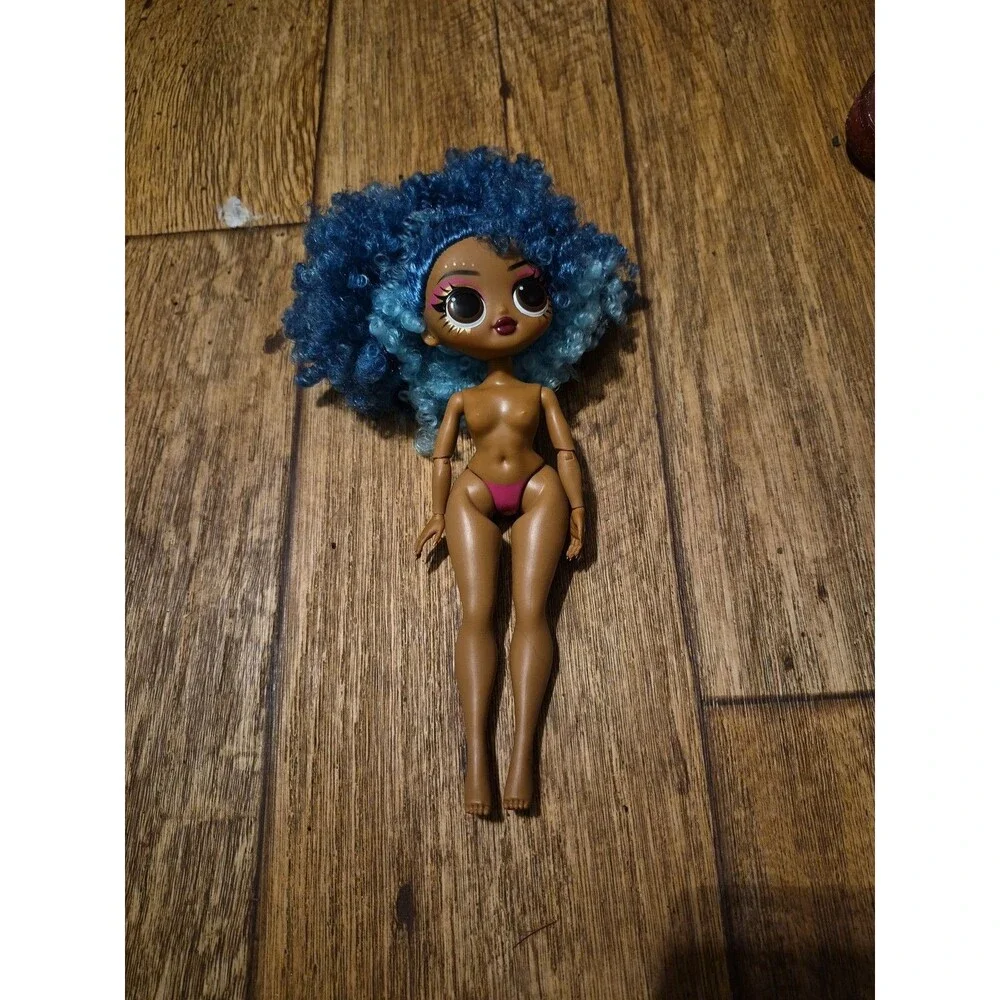 L.O.L. Surprise! O.M.G. Fashion Doll Blue Curly Hair Articulated 10in